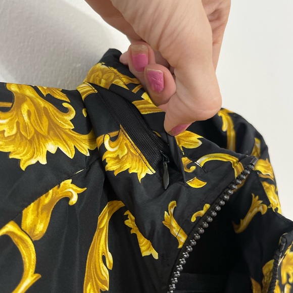 AUTHENTIC NEW VERSACE BOMBER JACKET 🔥With a attached Hoodie zip - Picture 12 of 16